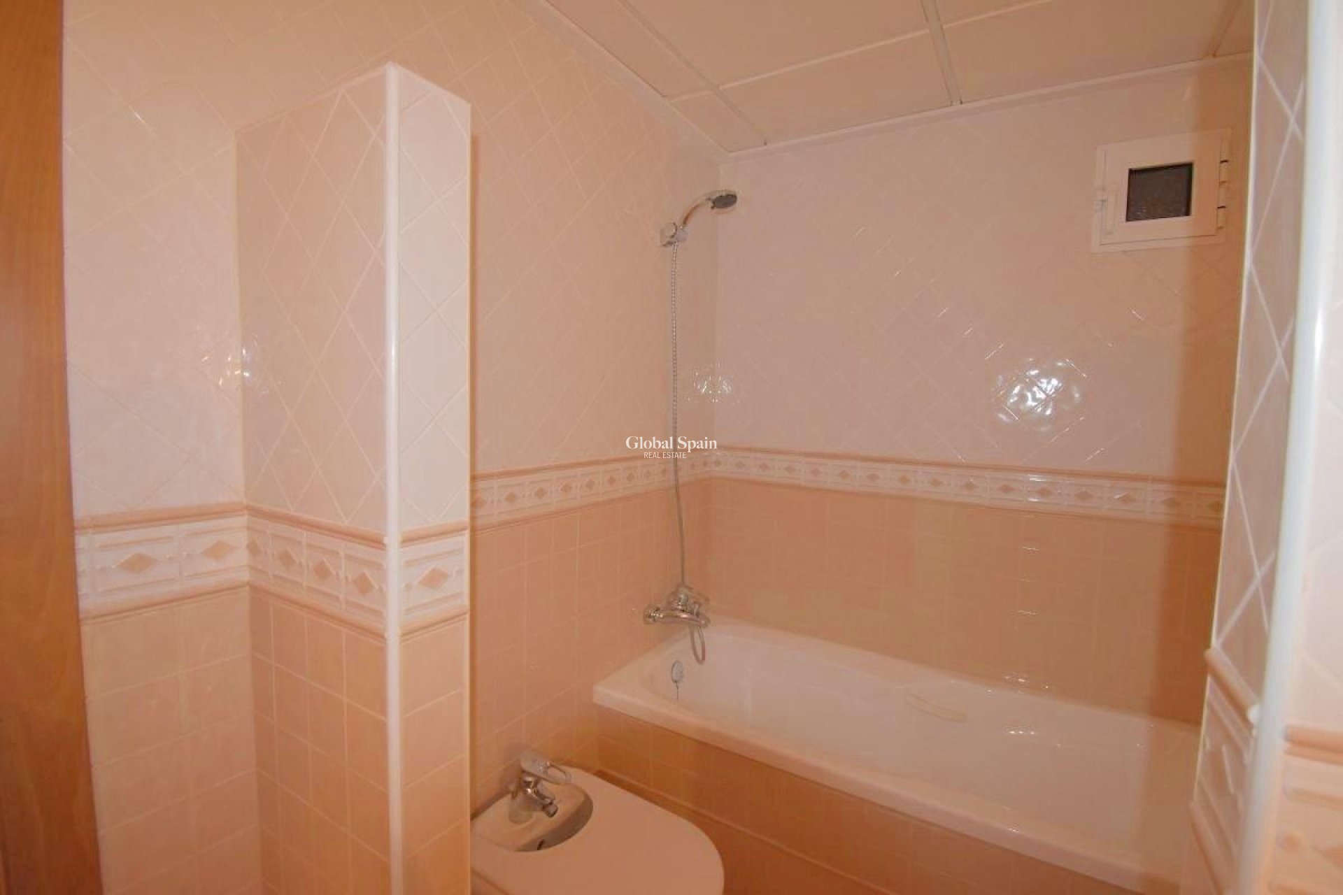 Revente - APPARTEMENT -
TORREVIEJA - Centro - Muelle Pesquero