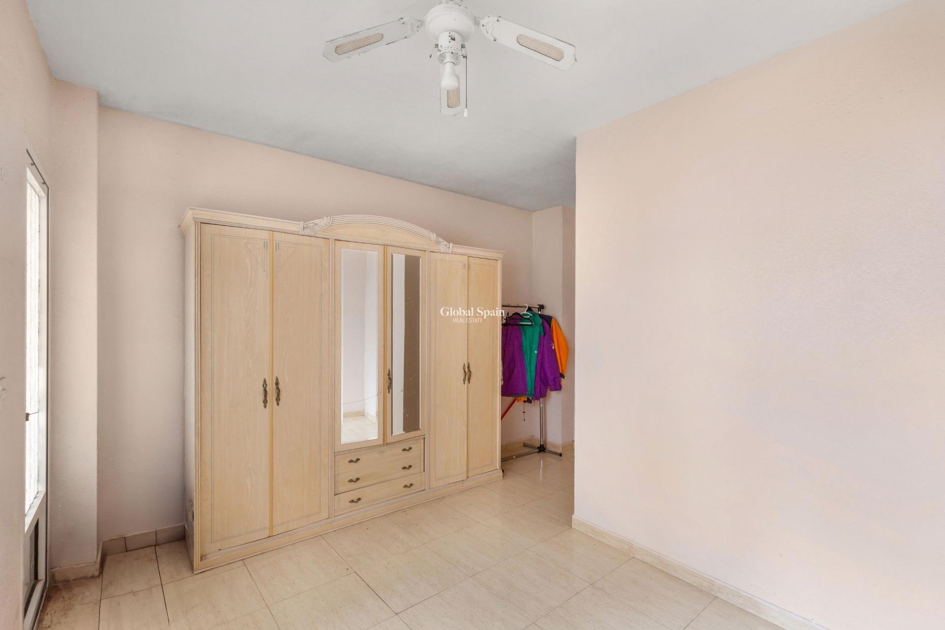 Revente - APPARTEMENT -
TORREVIEJA - Centro - Muelle Pesquero
