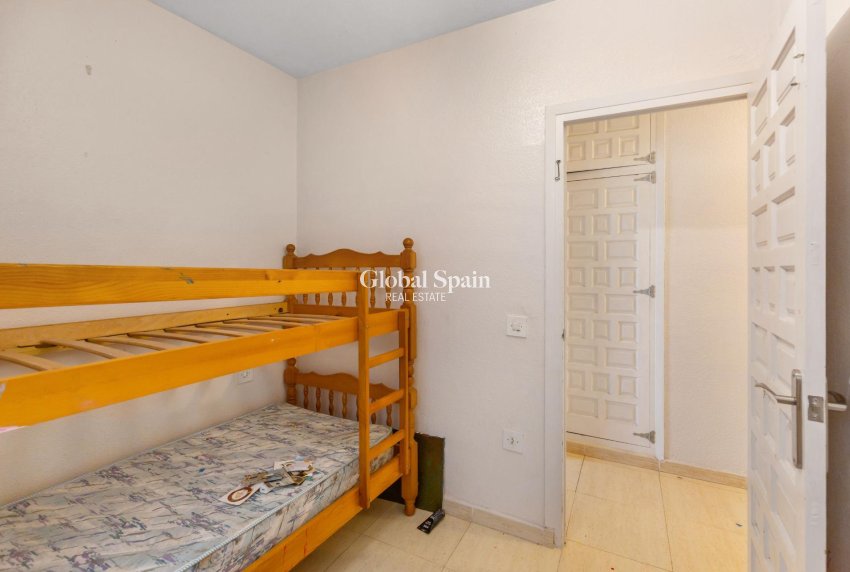 Revente - APPARTEMENT -
TORREVIEJA - Centro - Muelle Pesquero