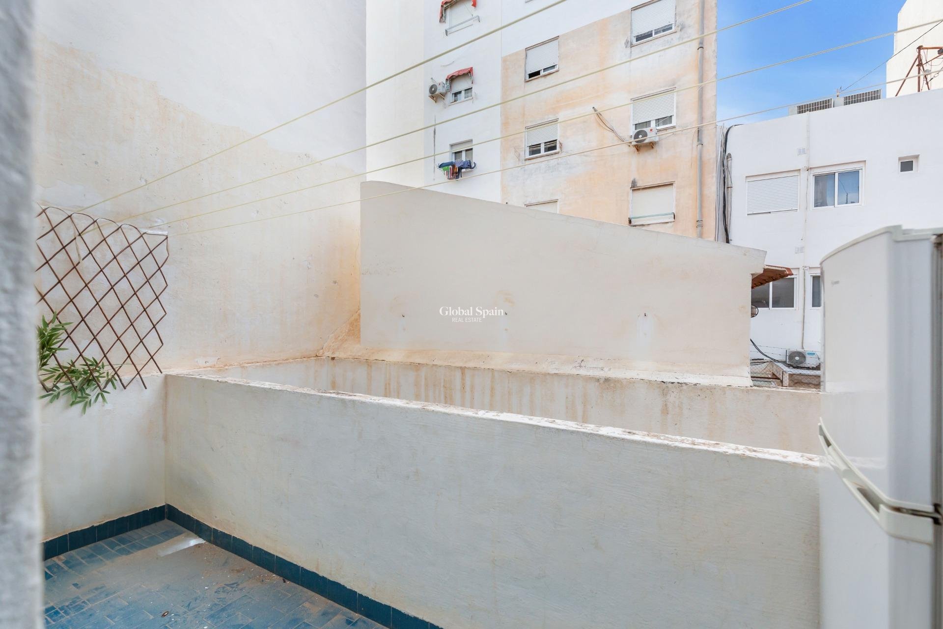 Revente - APPARTEMENT -
TORREVIEJA - Centro - Muelle Pesquero