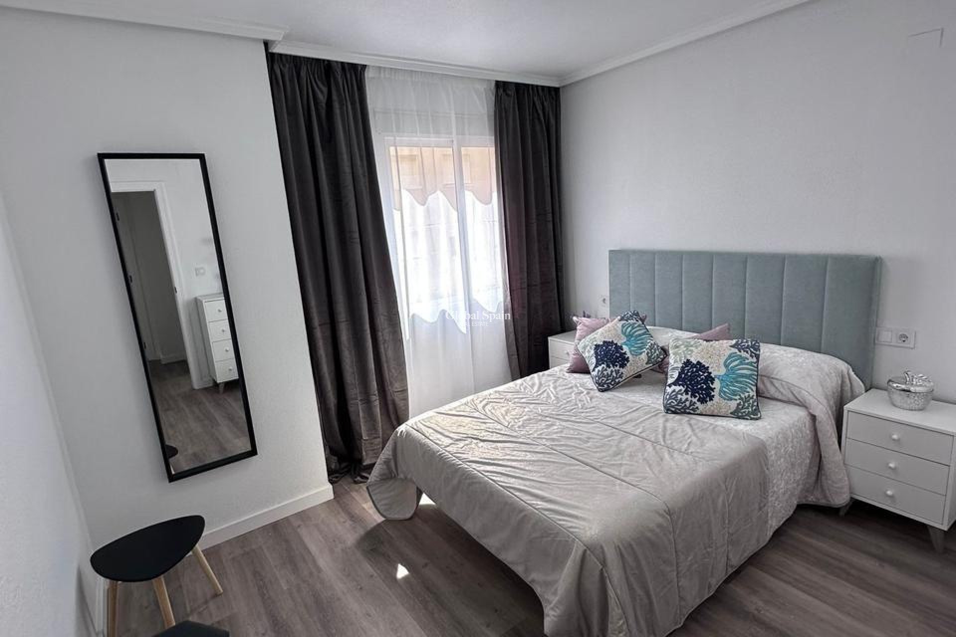 Revente - APPARTEMENT -
TORREVIEJA - Centro - Muelle Pesquero