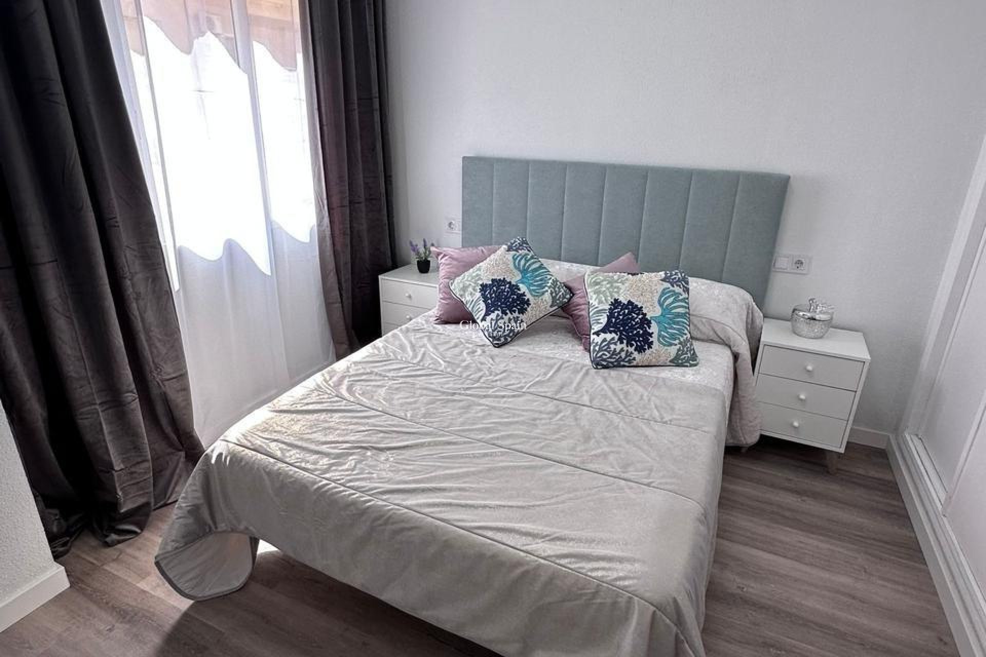 Revente - APPARTEMENT -
TORREVIEJA - Centro - Muelle Pesquero