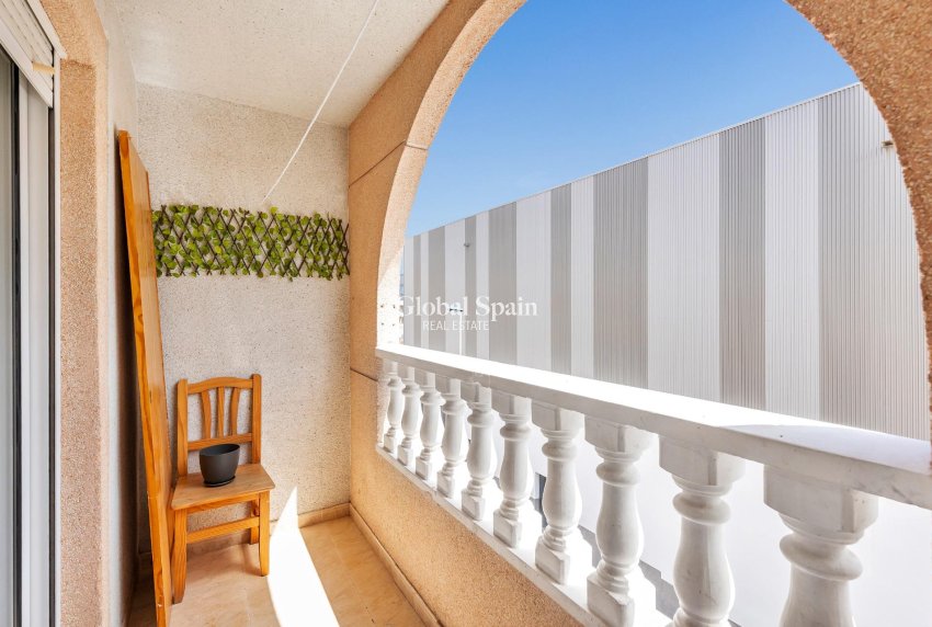 Revente - APPARTEMENT -
TORREVIEJA - Centro - Muelle Pesquero