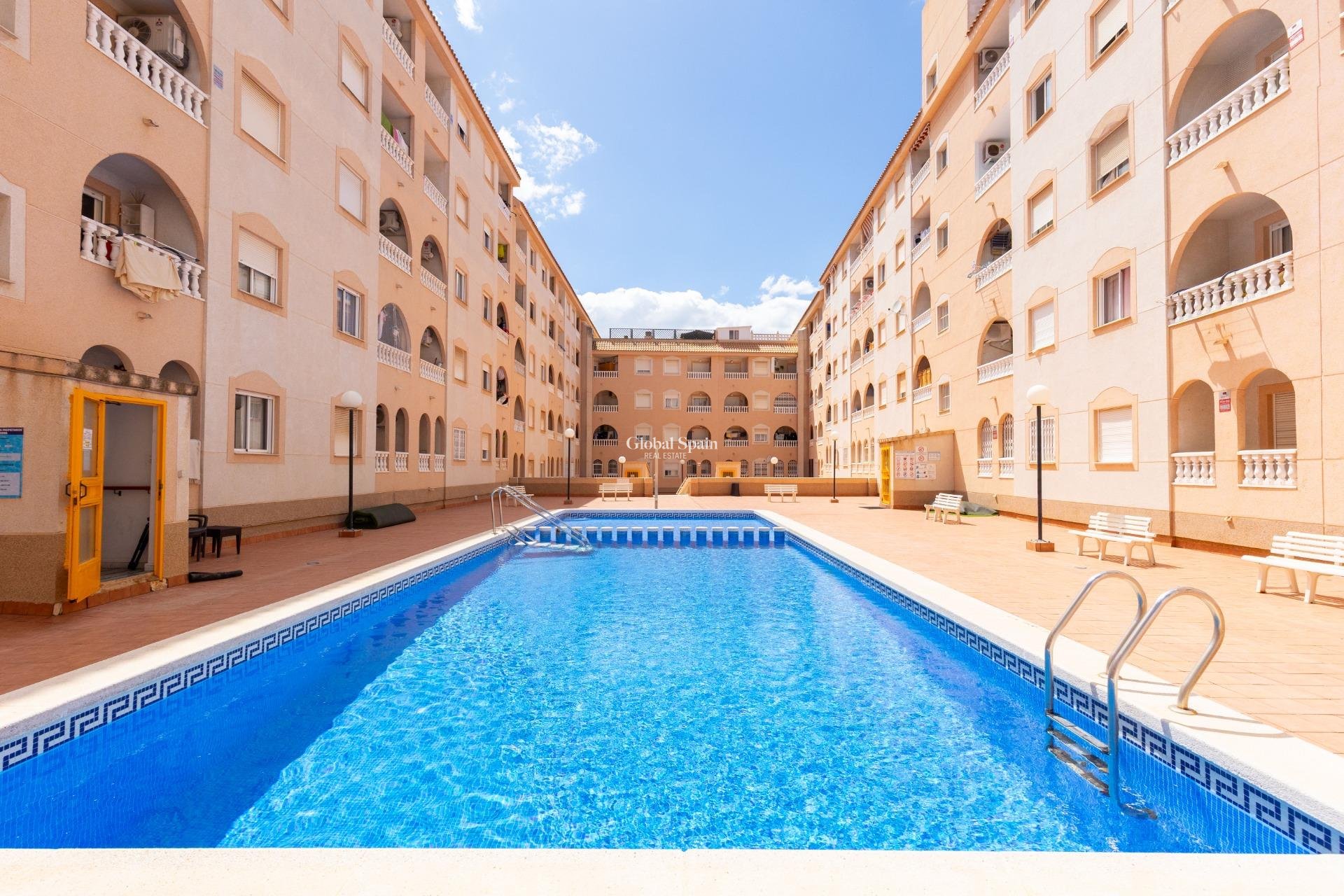 Revente - APPARTEMENT -
TORREVIEJA - Centro - Muelle Pesquero