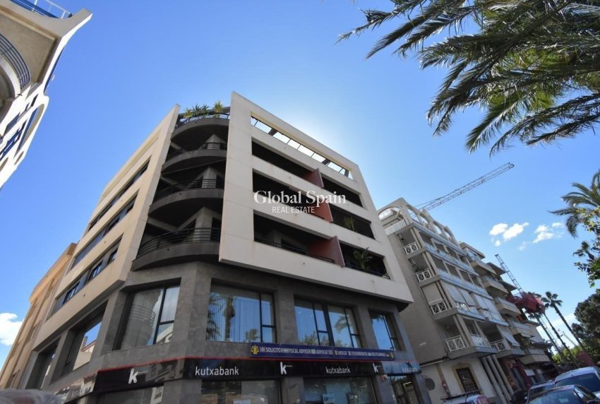 Revente - APPARTEMENT -
TORREVIEJA - Centro - Muelle Pesquero