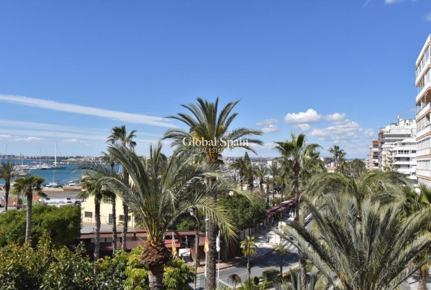 Revente - APPARTEMENT -
TORREVIEJA - Centro - Muelle Pesquero