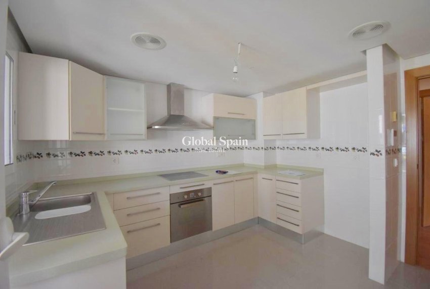 Revente - APPARTEMENT -
TORREVIEJA - Centro - Muelle Pesquero
