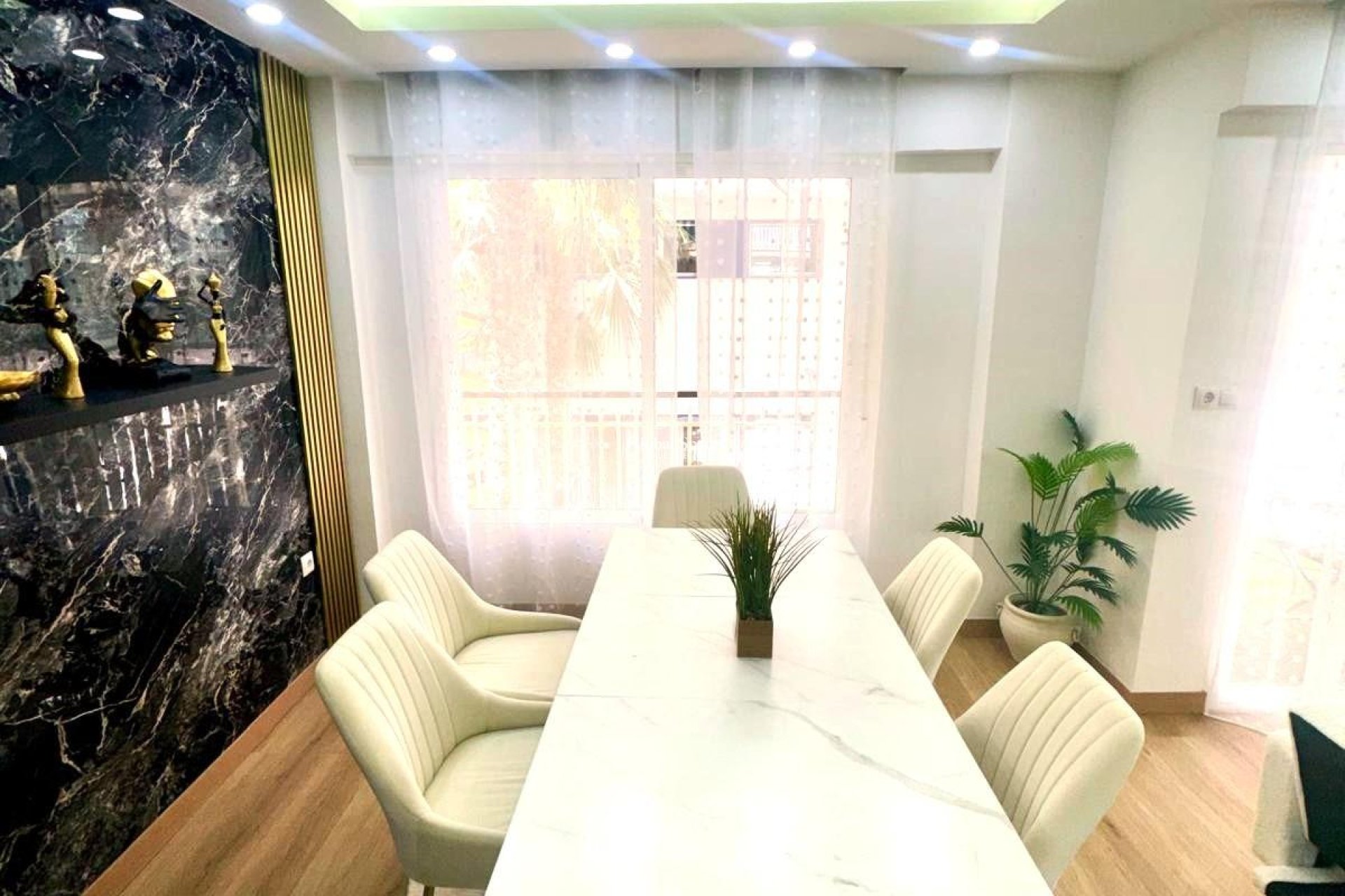 Revente - APPARTEMENT -
TORREVIEJA - Centro - Muelle Pesquero