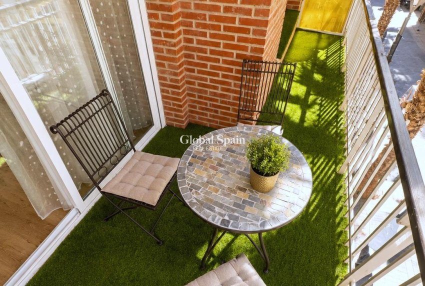 Revente - APPARTEMENT -
TORREVIEJA - Centro - Muelle Pesquero