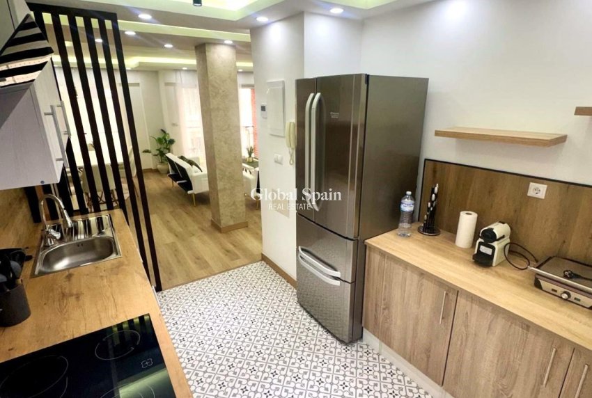 Revente - APPARTEMENT -
TORREVIEJA - Centro - Muelle Pesquero
