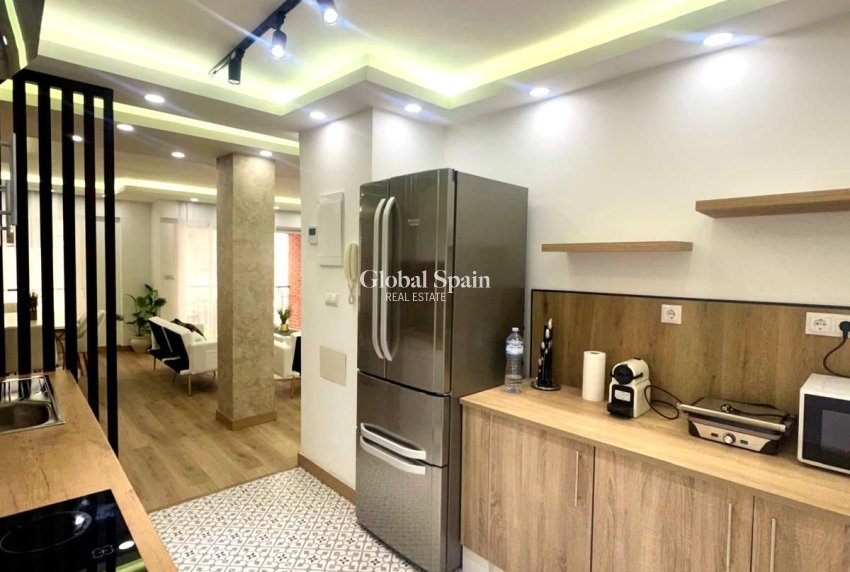 Revente - APPARTEMENT -
TORREVIEJA - Centro - Muelle Pesquero