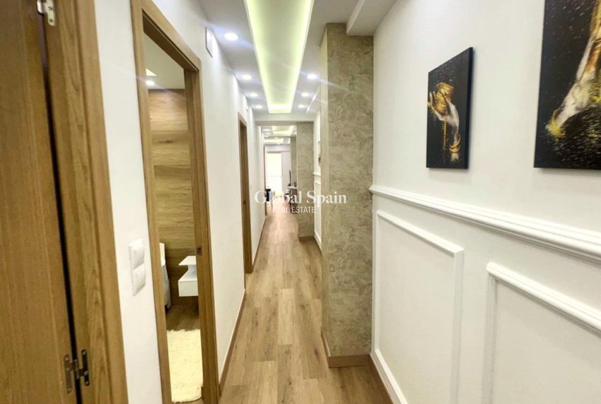 Revente - APPARTEMENT -
TORREVIEJA - Centro - Muelle Pesquero