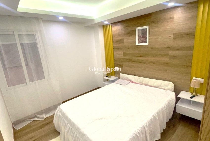 Revente - APPARTEMENT -
TORREVIEJA - Centro - Muelle Pesquero