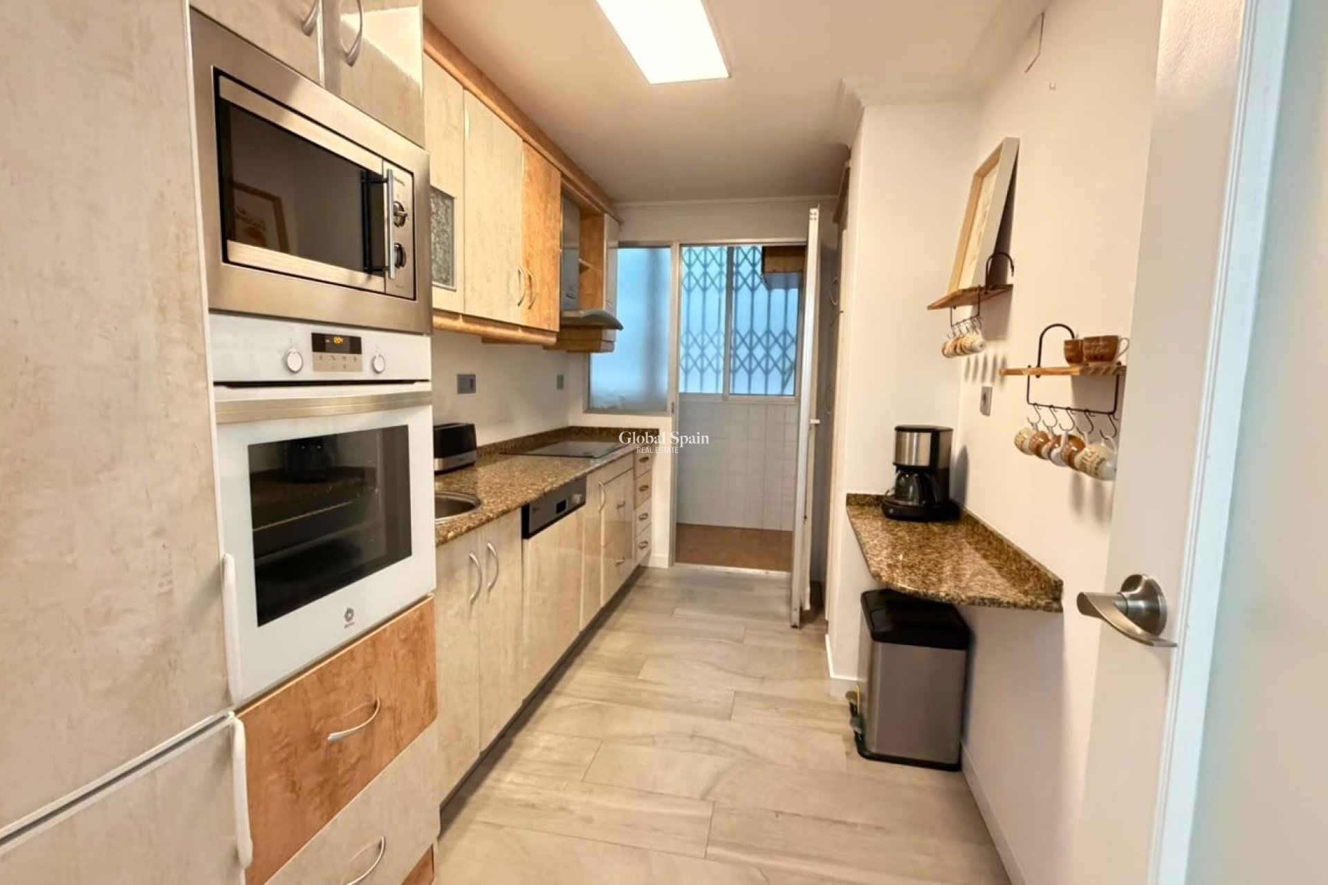Revente - APPARTEMENT -
TORREVIEJA - Centro - Muelle Pesquero
