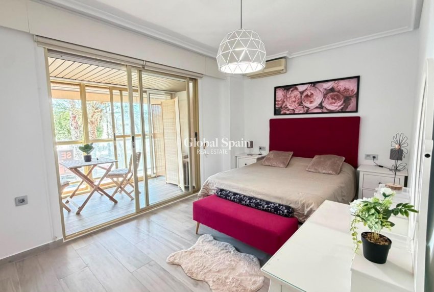 Revente - APPARTEMENT -
TORREVIEJA - Centro - Muelle Pesquero