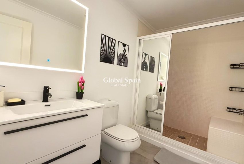 Revente - APPARTEMENT -
TORREVIEJA - Centro - Muelle Pesquero