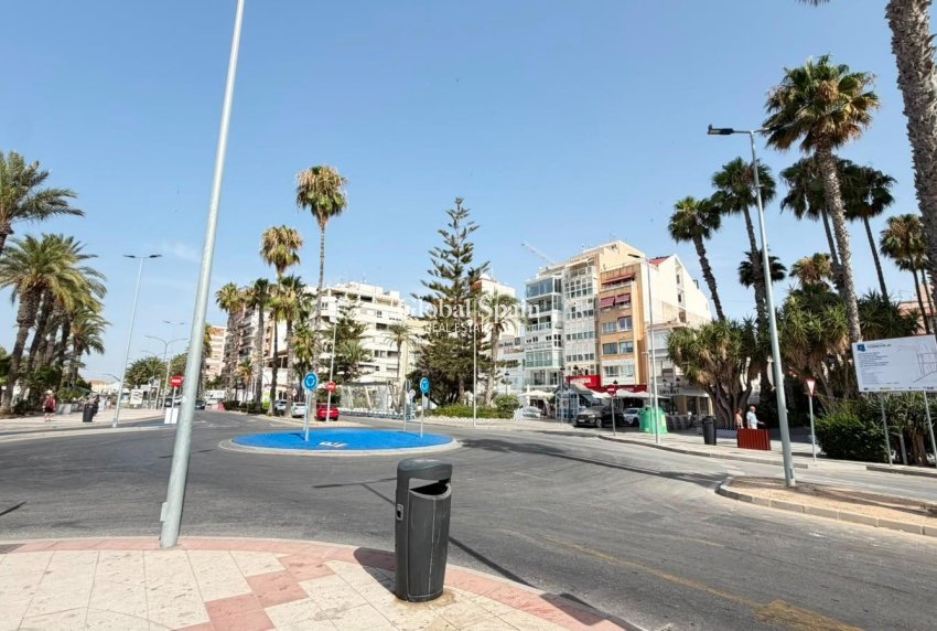 Revente - APPARTEMENT -
TORREVIEJA - Centro - Muelle Pesquero