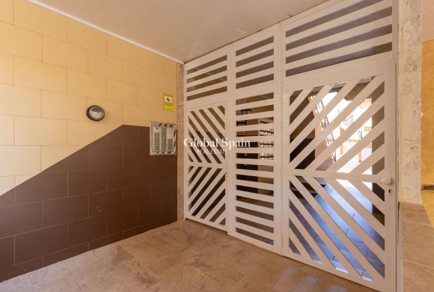 Revente - Appartement -
TORREVIEJA - Centro