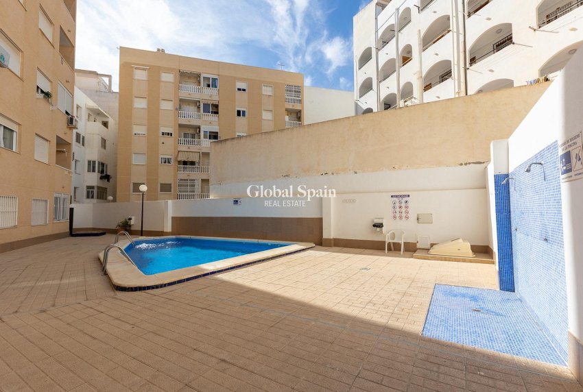 Revente - APPARTEMENT -
TORREVIEJA - Centro