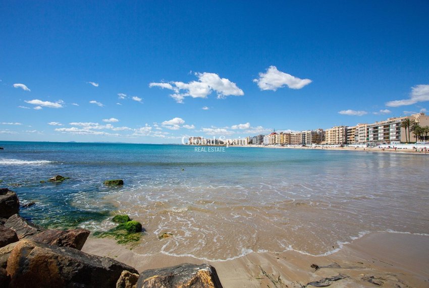 Revente - APPARTEMENT -
TORREVIEJA - Centro
