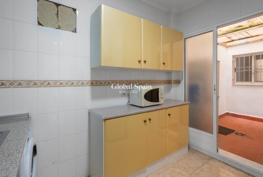 Revente - Appartement -
TORREVIEJA - Centro