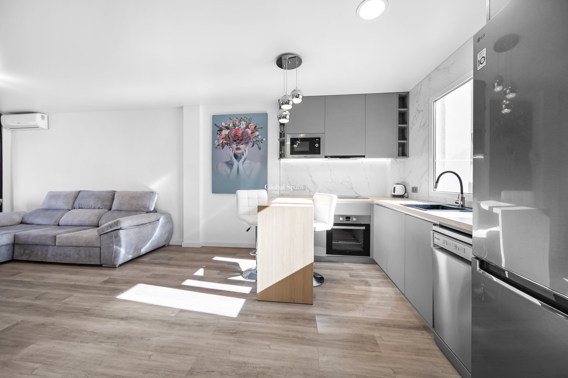 Revente - Appartement -
TORREVIEJA - Centro