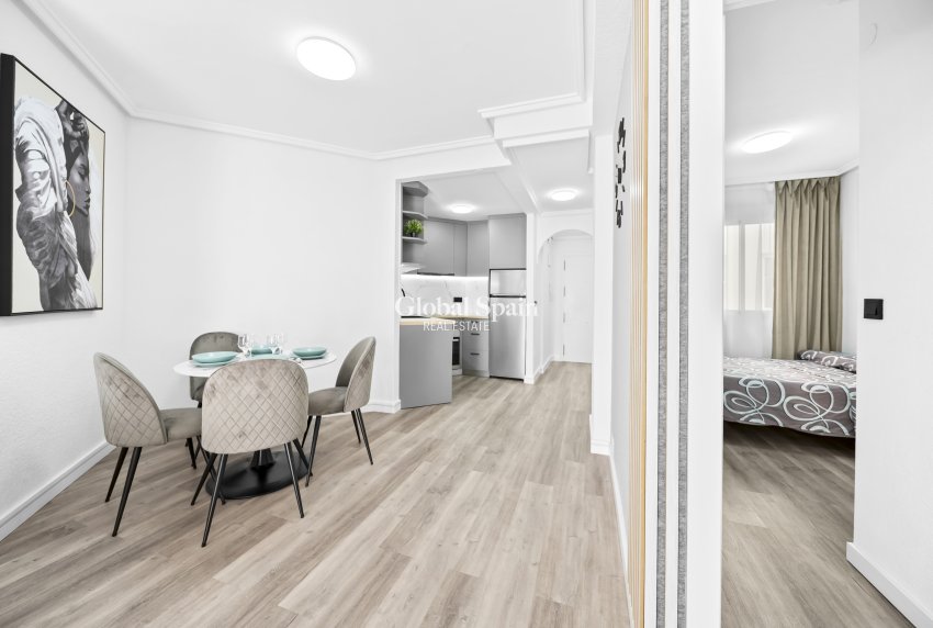 Revente - Appartement -
TORREVIEJA - Centro