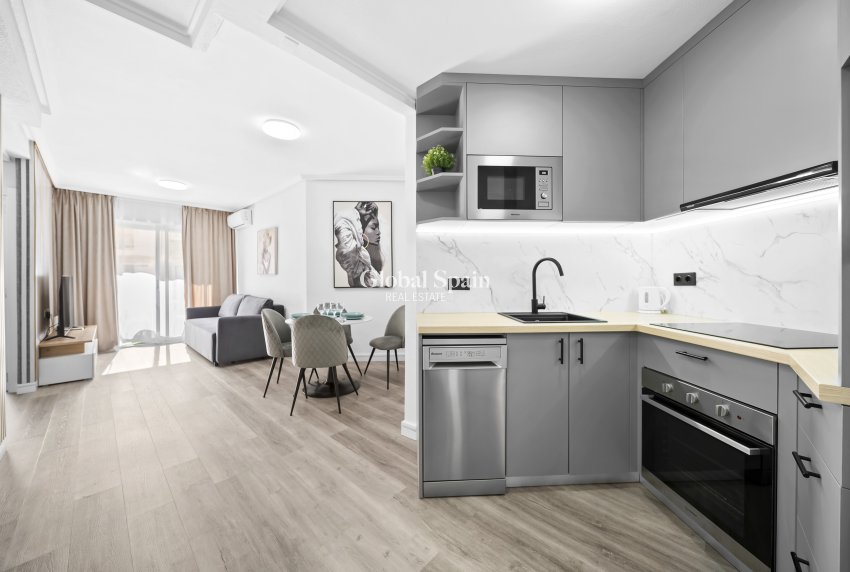 Revente - Appartement -
TORREVIEJA - Centro