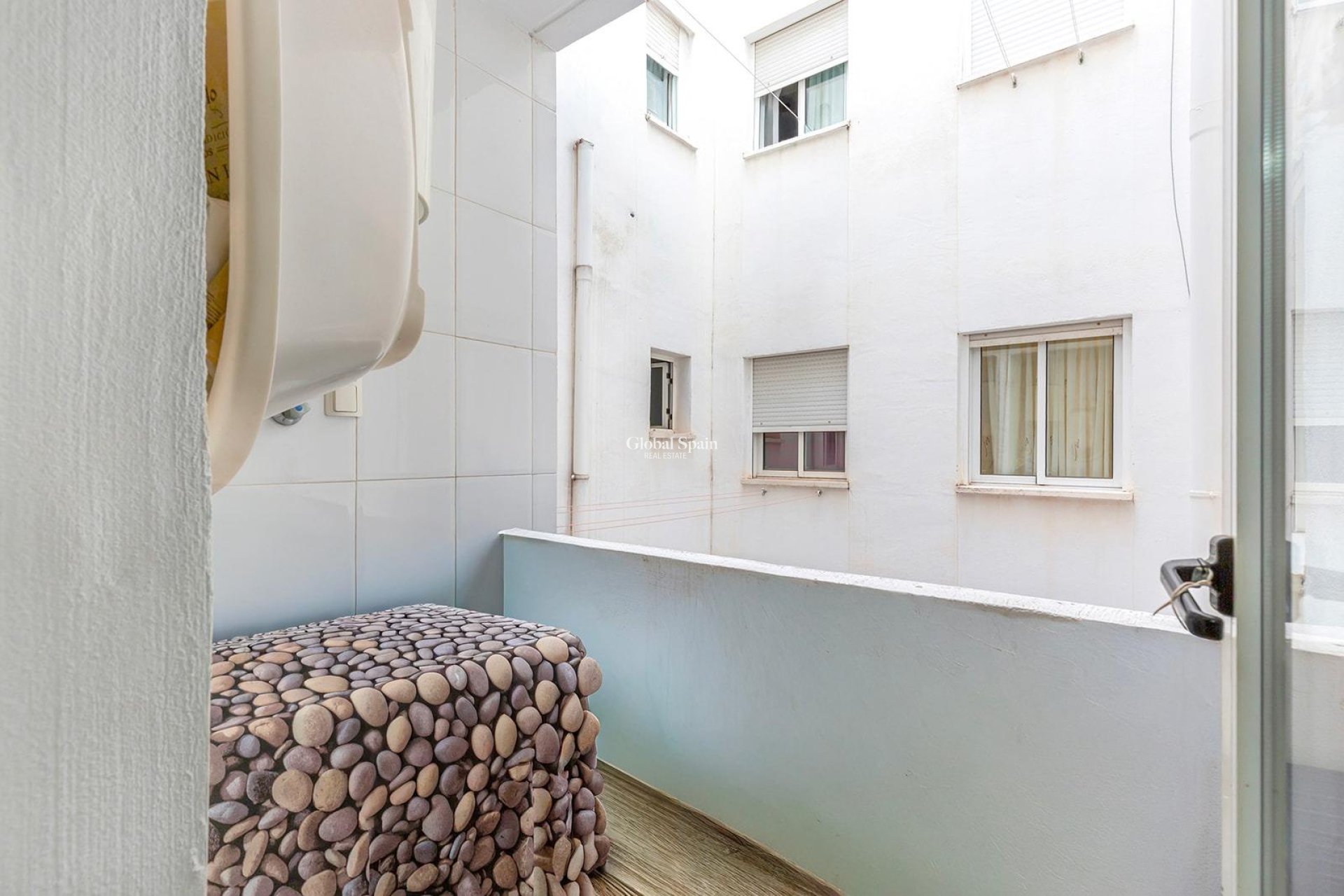 Revente - APPARTEMENT -
TORREVIEJA - Centro