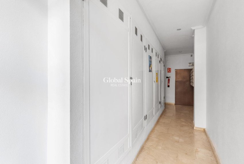 Revente - APPARTEMENT -
TORREVIEJA - Centro