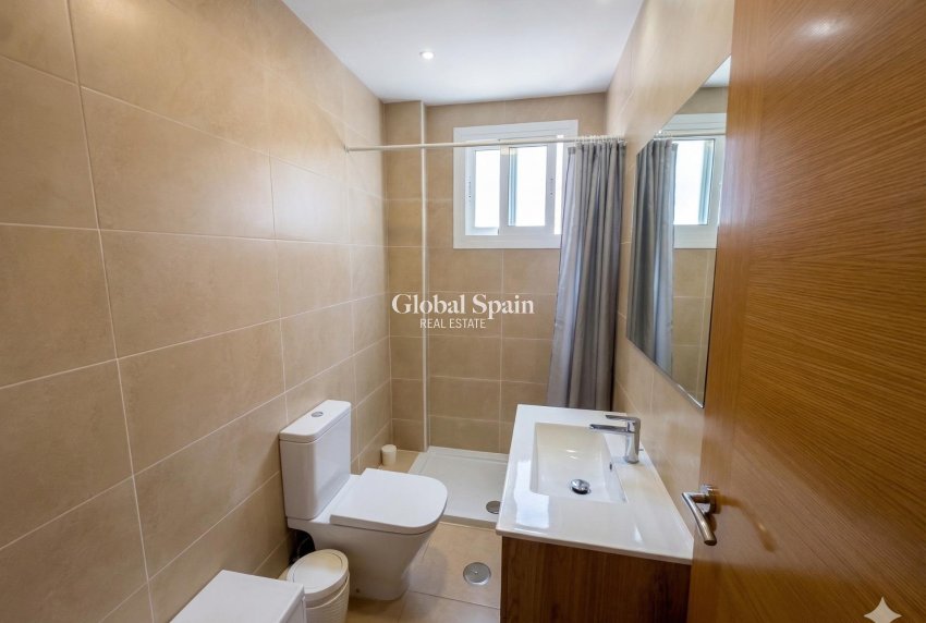 Revente - APPARTEMENT -
TORREVIEJA - Centro
