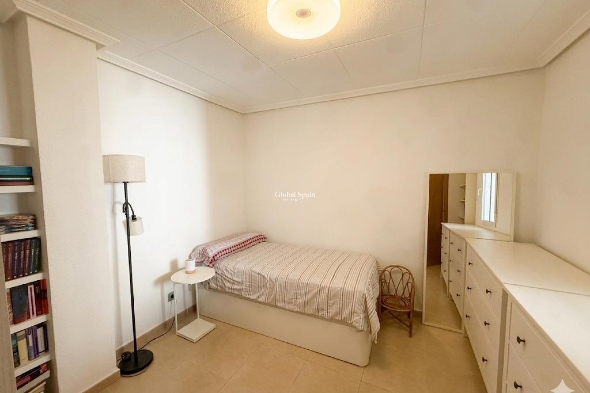 Revente - APPARTEMENT -
TORREVIEJA - Centro