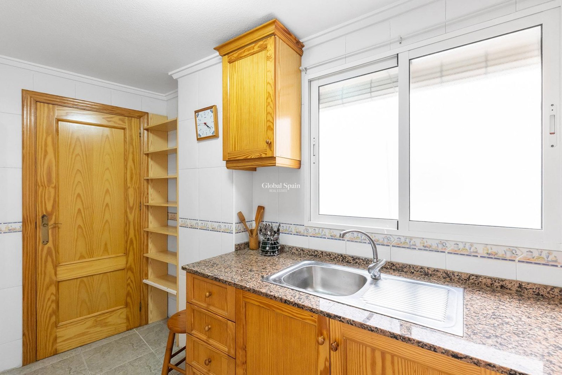 Revente - APPARTEMENT -
TORREVIEJA - Centro