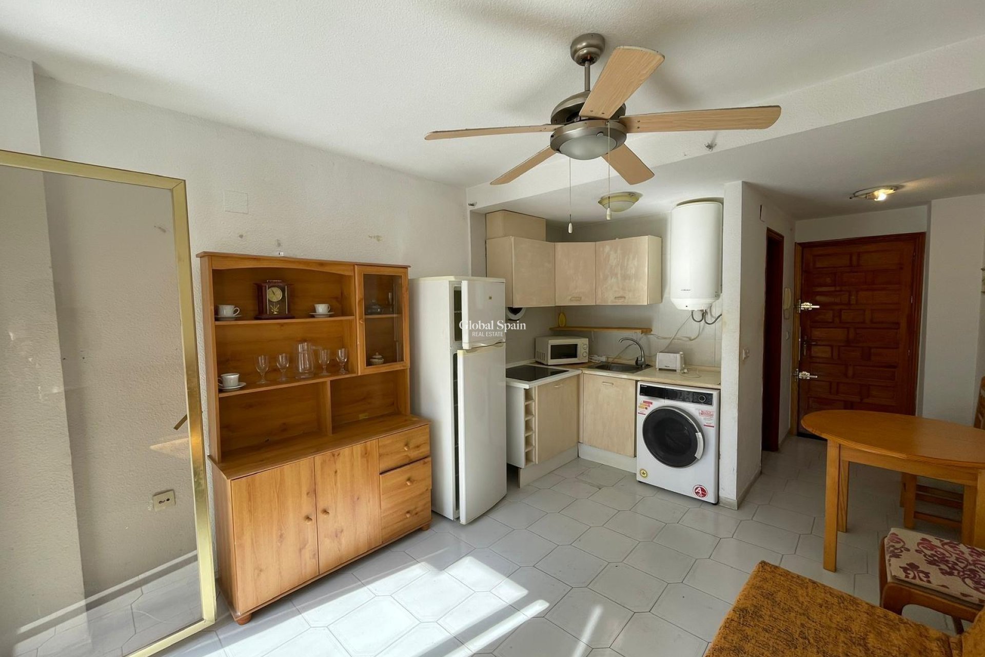 Revente - APPARTEMENT -
TORREVIEJA - Centro