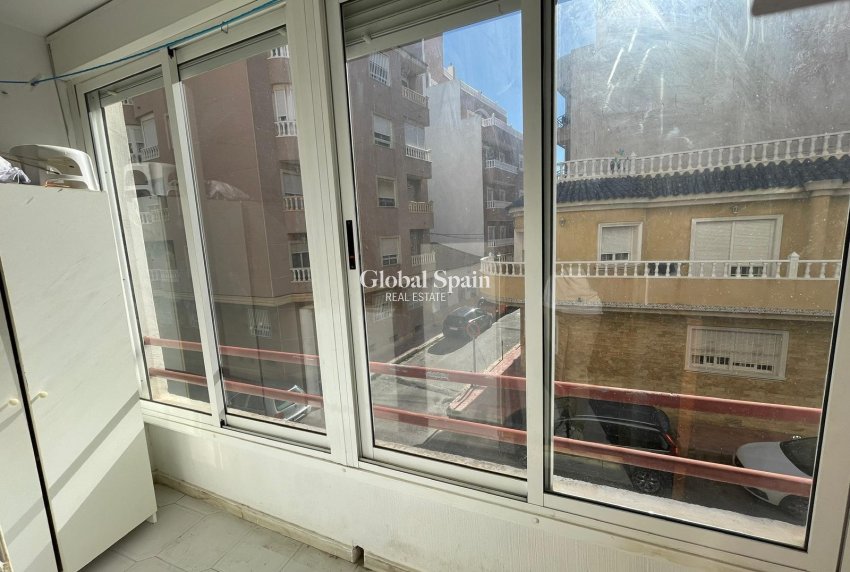 Revente - APPARTEMENT -
TORREVIEJA - Centro