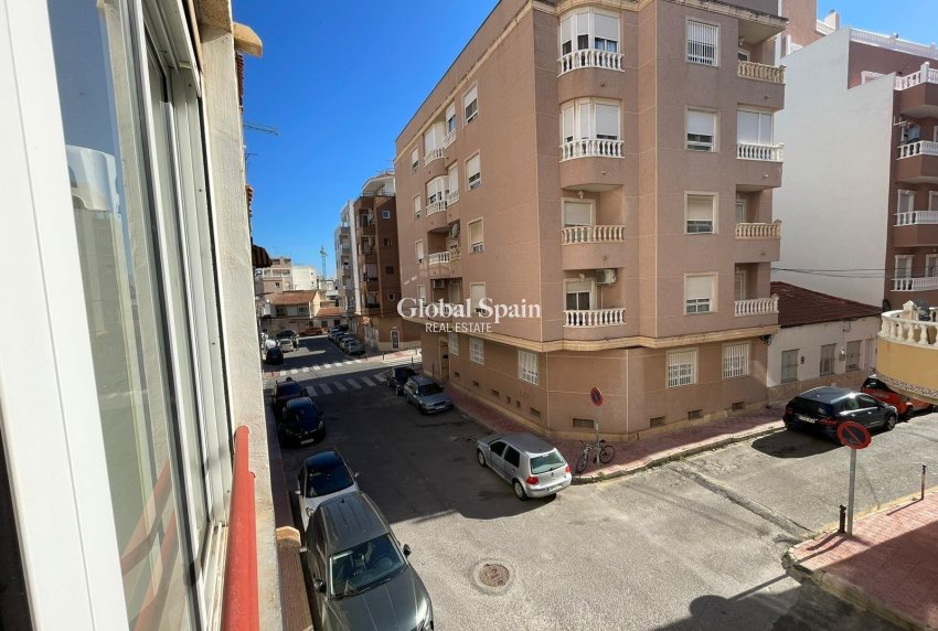 Revente - APPARTEMENT -
TORREVIEJA - Centro