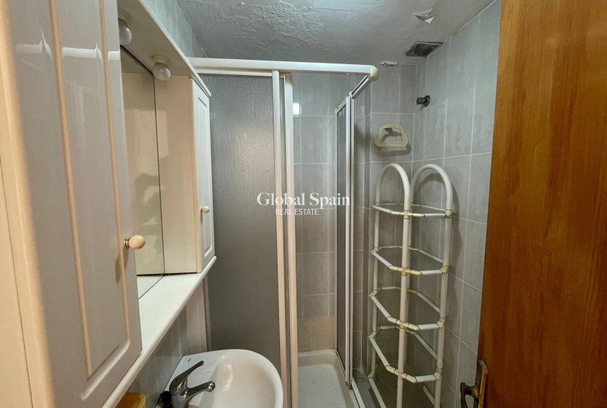 Revente - APPARTEMENT -
TORREVIEJA - Centro