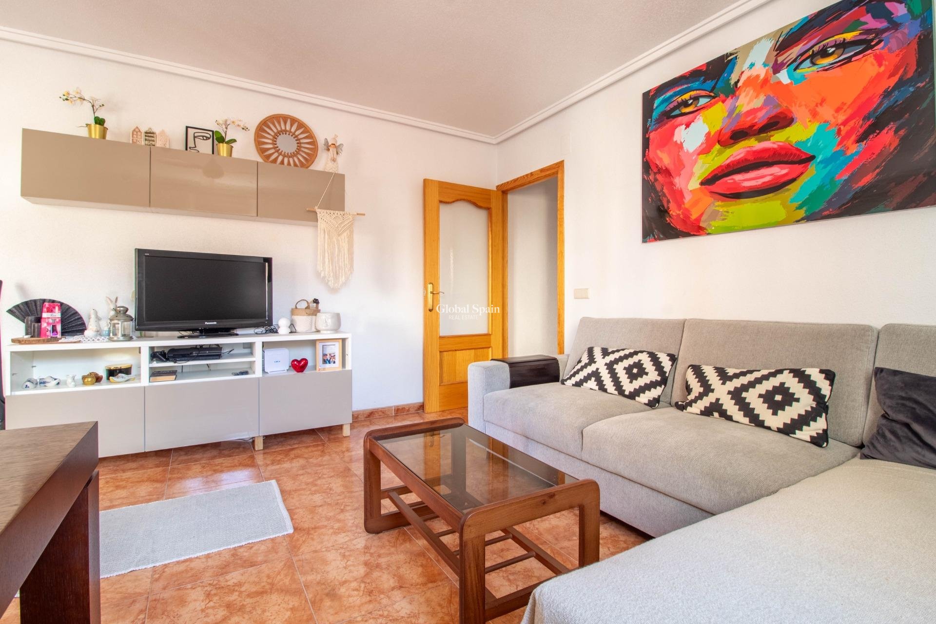 Revente - APPARTEMENT -
TORREVIEJA - Centro