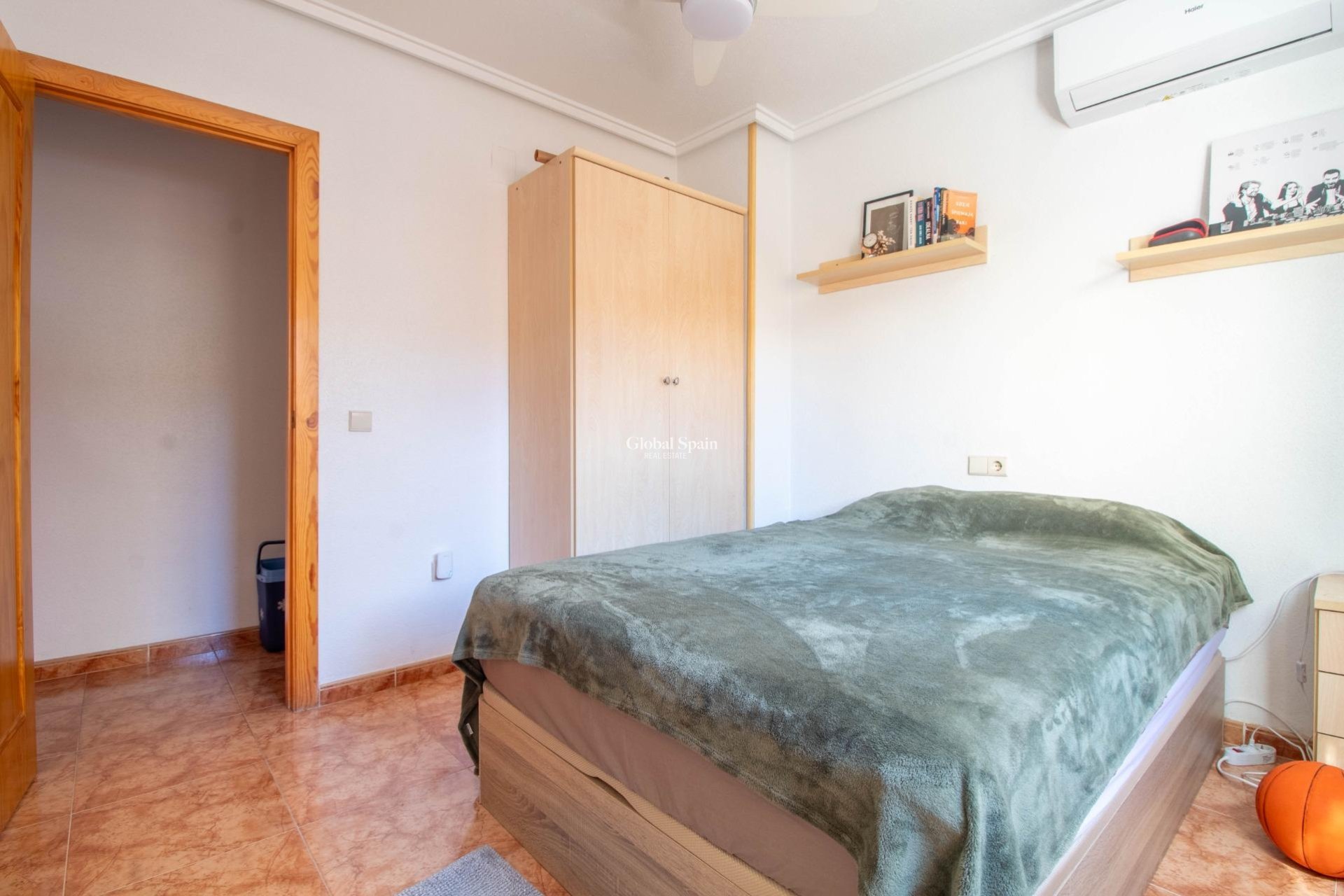 Revente - APPARTEMENT -
TORREVIEJA - Centro