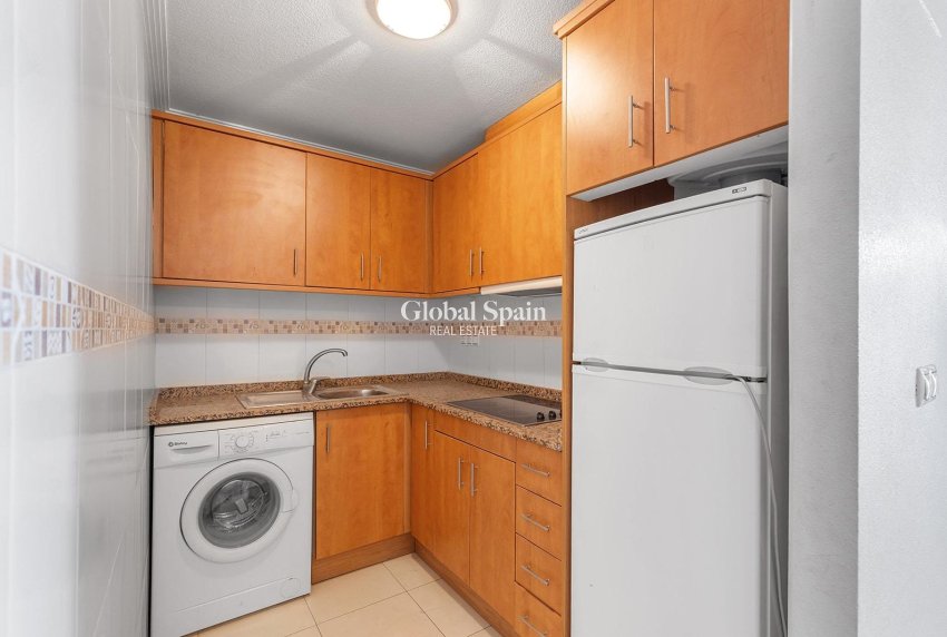 Revente - APPARTEMENT -
TORREVIEJA - Centro