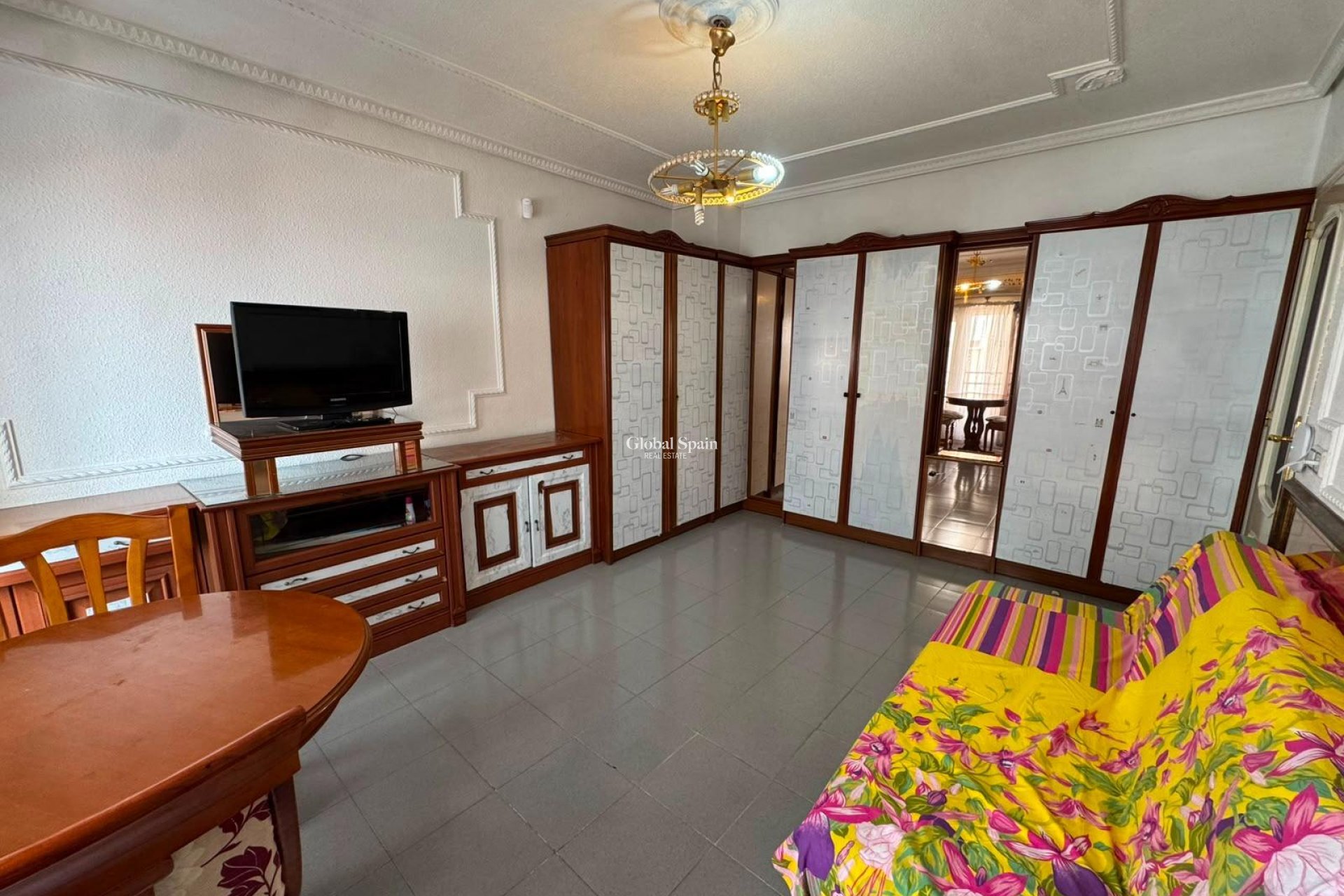 Revente - APPARTEMENT -
TORREVIEJA - Centro