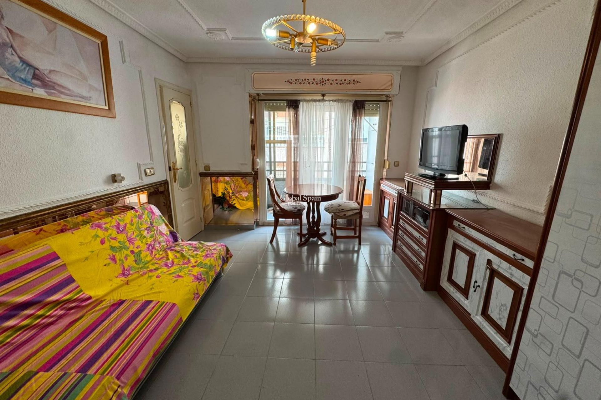 Revente - APPARTEMENT -
TORREVIEJA - Centro