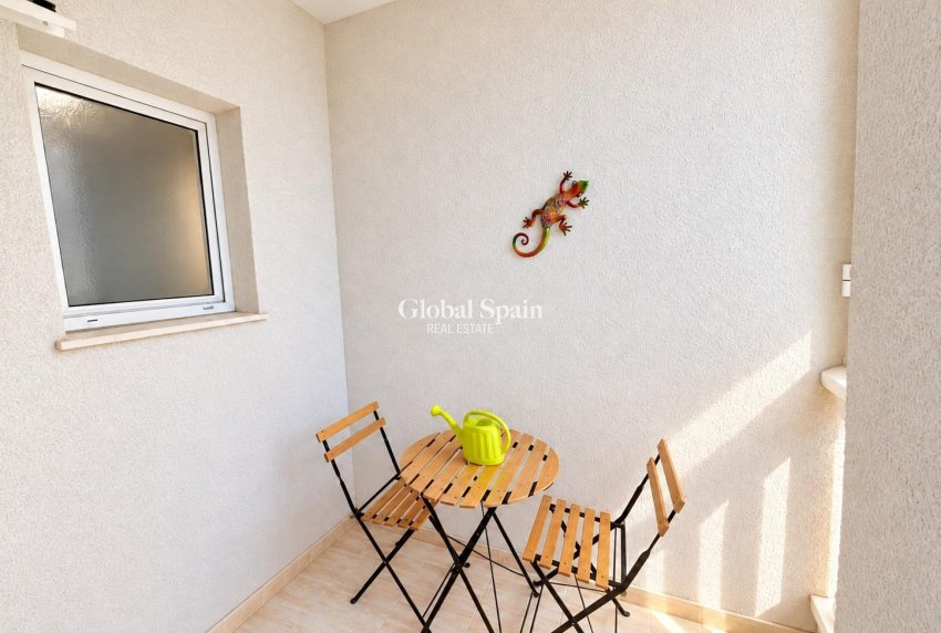 Revente - APPARTEMENT -
TORREVIEJA - Centro