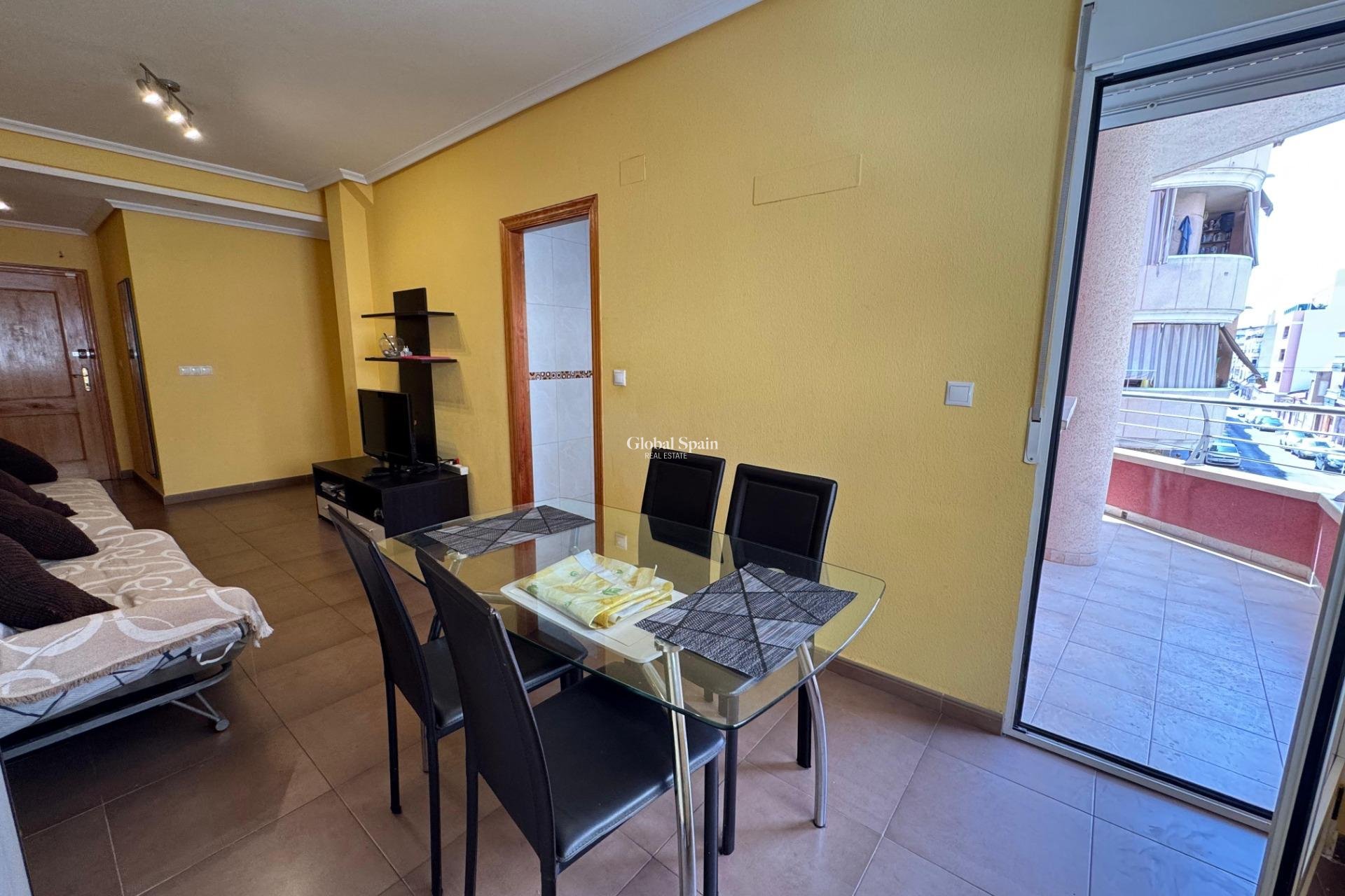 Revente - Appartement -
TORREVIEJA - Centro