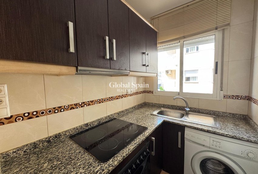 Revente - Appartement -
TORREVIEJA - Centro