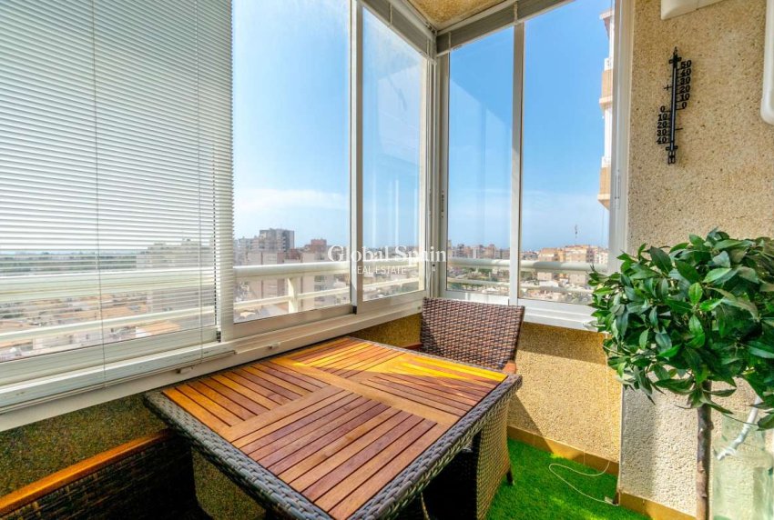 Revente - APPARTEMENT -
TORREVIEJA - Costa Blanca