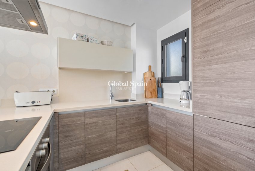 Revente - APPARTEMENT -
TORREVIEJA - Costa Blanca