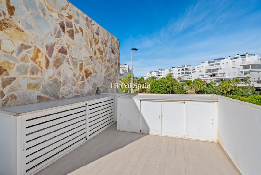 Revente - APPARTEMENT -
TORREVIEJA - Costa Blanca