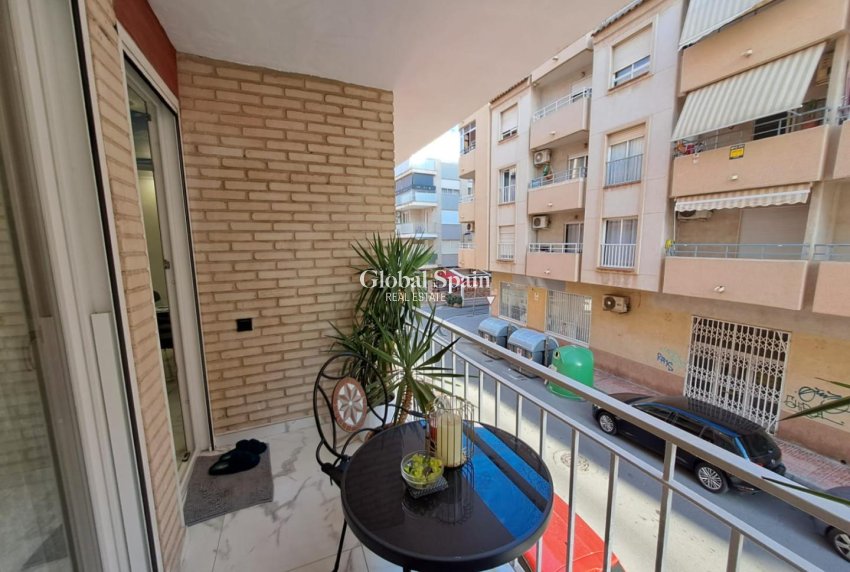 Revente - APPARTEMENT -
TORREVIEJA - Costa Blanca