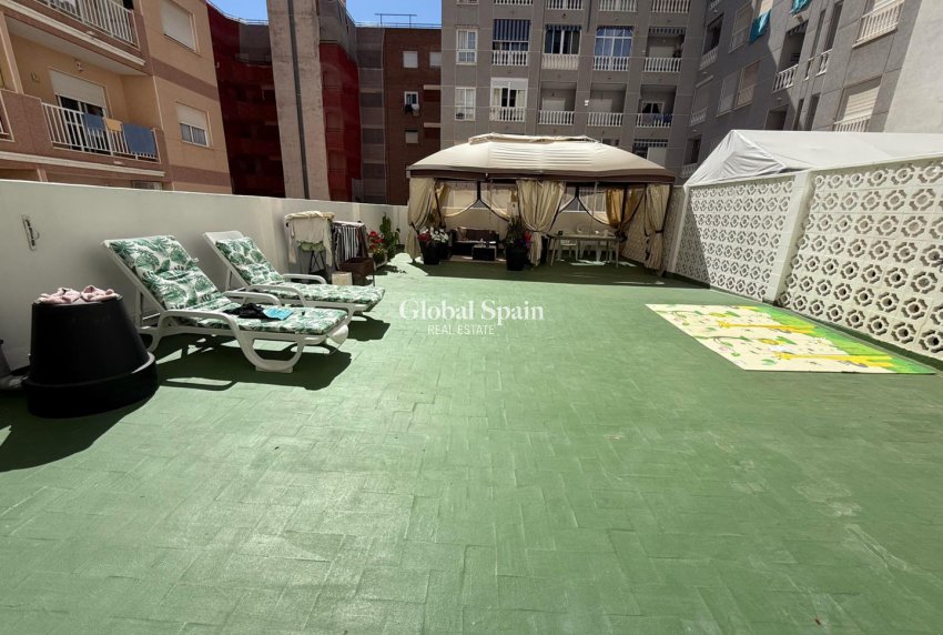 Revente - APPARTEMENT -
TORREVIEJA - Costa Blanca